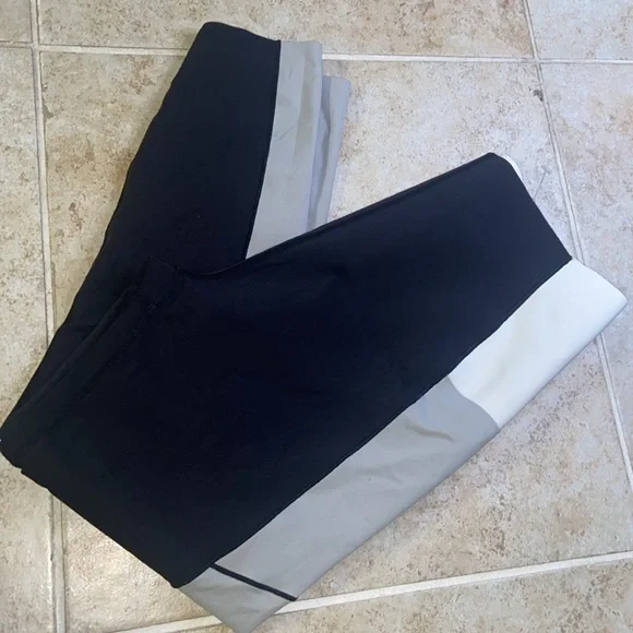 SWEATY BETTY POWER HIGH RISE 7/8 Workout Legging size XL - Picture 3 of 6